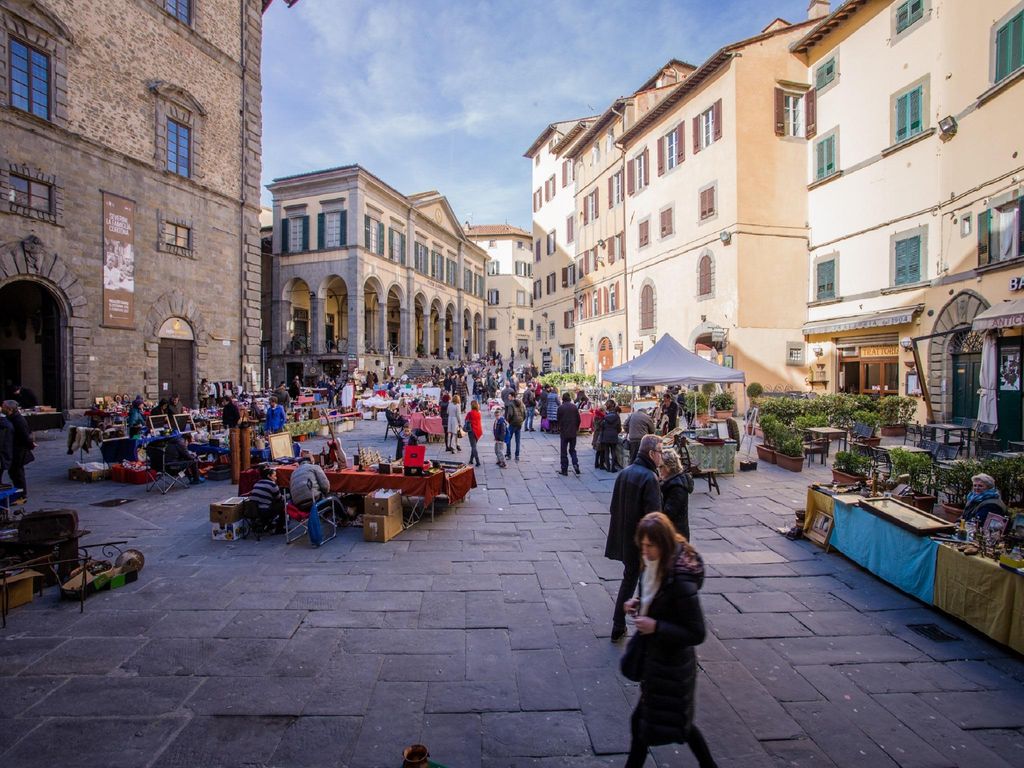 Piazza_Signorelli_Cortona